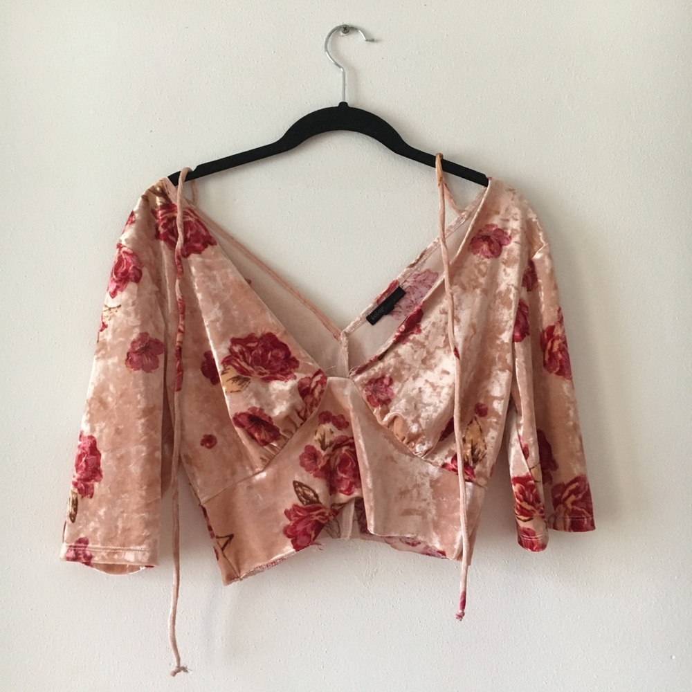 Velvet quarter-sleeve crop top